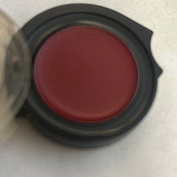 Revlon lip lacquer Wild Garnet Deep Shine New Rare Find - Picture 5 of 6